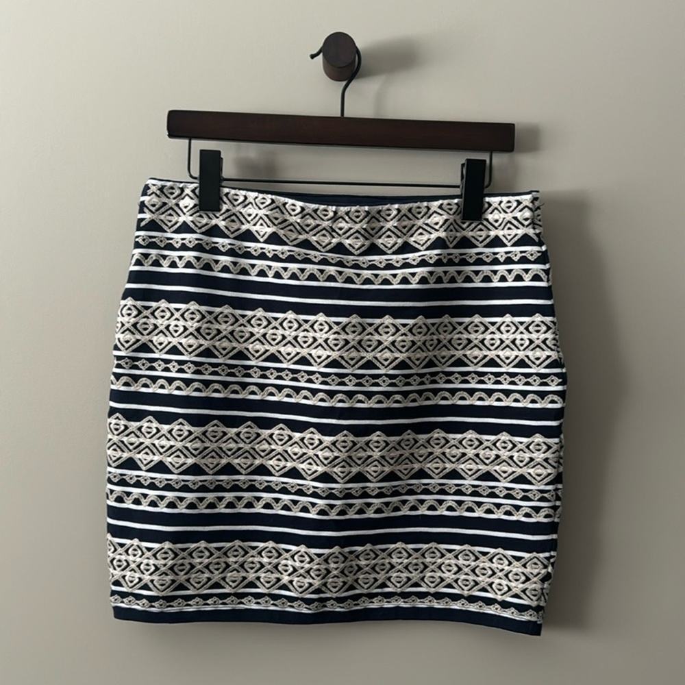 THML EMBROIDERED BODY-CON SKIRT WITH HORIZONTAL STRIPES SIZE MEDIUM